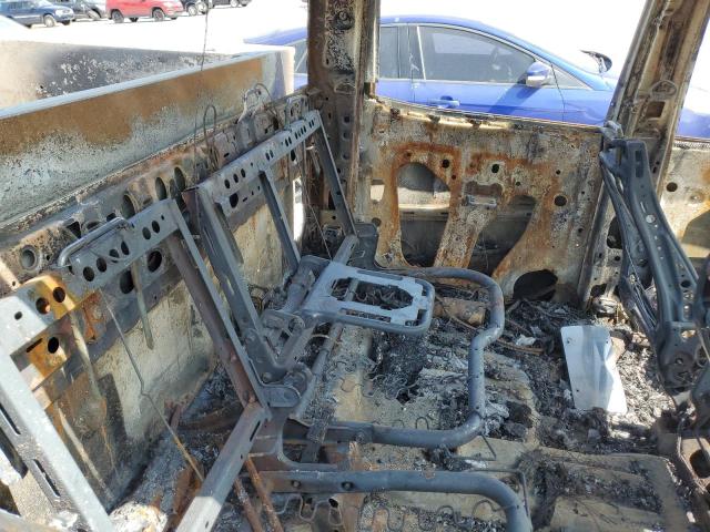 1GB1KUEY2JF263369 - 2018 CHEVROLET SILVERADO K2500 HEAVY DUTY WHITE photo 10