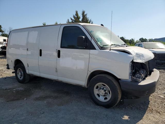 1GCWGAFP9K1367881 - 2019 CHEVROLET EXPRESS G2 WHITE photo 4