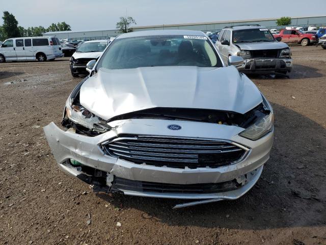 3FA6P0H7XJR182627 - 2018 FORD FUSION SE SILVER photo 5