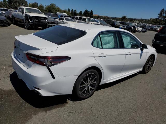 4T1G11AK1PU763998 - 2023 TOYOTA CAMRY SE NIGHT SHADE WHITE photo 3