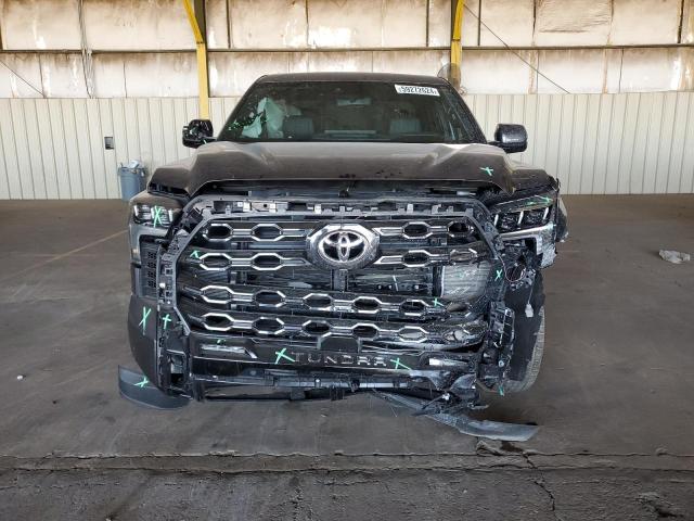 5TFNA5DB6PX069028 - 2023 TOYOTA TUNDRA CREWMAX PLATINUM 灰色 照片 5
