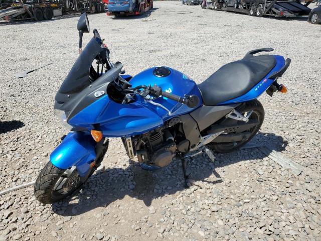 JKAZRDK165A001157 - 2005 KAWASAKI ZR750 K1 BLUE photo 2