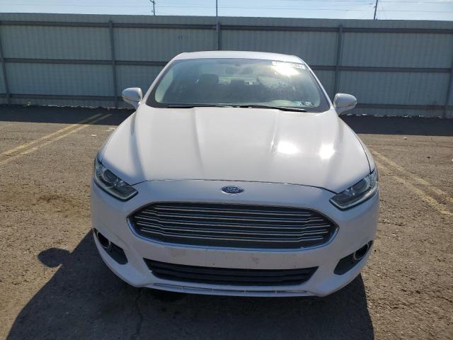 3FA6P0H93GR182995 - 2016 FORD FUSION SE WHITE photo 5