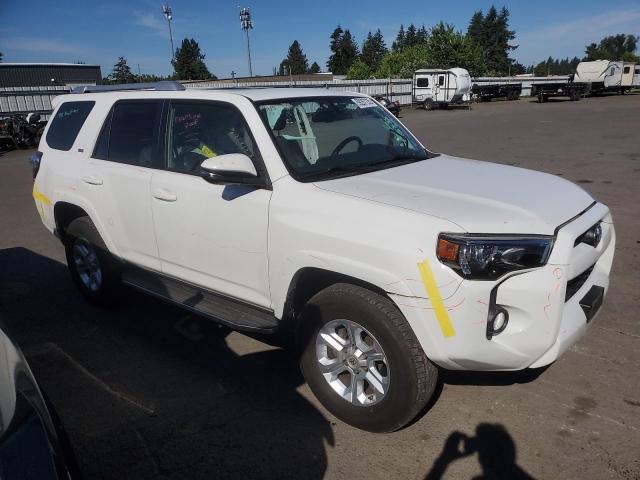 JTEBU5JR1J5575022 - 2018 TOYOTA 4RUNNER SR5/SR5 PREMIUM Белый фото 4