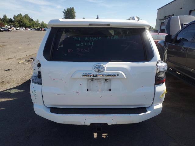 JTEBU5JR1J5575022 - 2018 TOYOTA 4RUNNER SR5/SR5 PREMIUM Белый фото 6