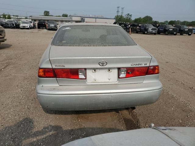 4T1BG22K9YU690460 - 2000 TOYOTA CAMRY CE 银色 照片 6