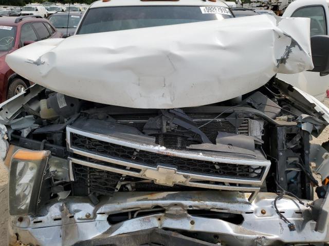 1GCHK23D96F230407 - 2006 CHEVROLET SILVERADO K2500 HEAVY DUTY WHITE photo 11