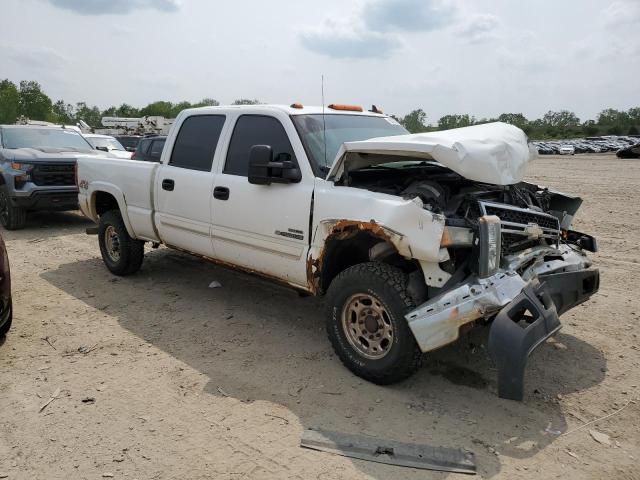 1GCHK23D96F230407 - 2006 CHEVROLET SILVERADO K2500 HEAVY DUTY WHITE photo 4