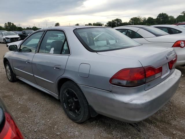 1HGCG16542A007808 - 2002 HONDA ACCORD EX SILVER photo 2