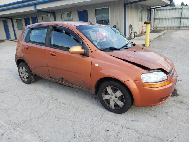 KL1TD66638B088467 - 2008 CHEVROLET AVEO BASE ORANGE photo 4