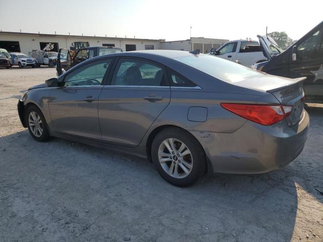 5NPEB4AC2DH532441 - 2013 HYUNDAI SONATA GLS SILVER photo 2