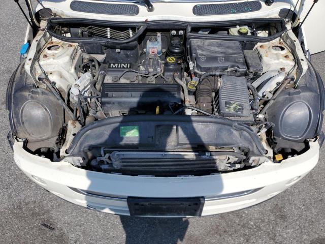 WMWRF33536TG15986 - 2006 MINI COOPER WHITE photo 11