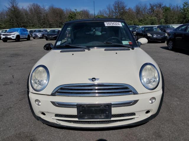 WMWRF33536TG15986 - 2006 MINI COOPER WHITE photo 5