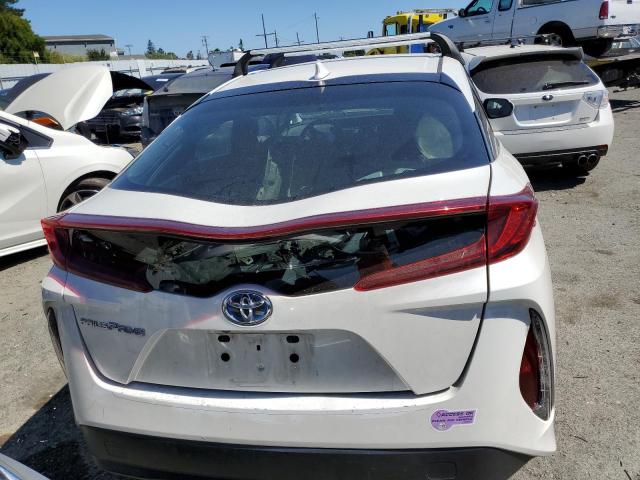 JTDKARFP7J3100028 - 2018 TOYOTA PRIUS PRIM 白色 照片 6