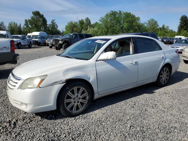 2005 TOYOTA AVALON XL, 