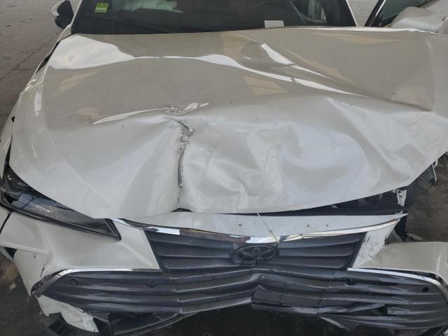 4T1BZ1FB3KU018321 - 2019 TOYOTA AVALON XLE Beyaz fotoğraf 11