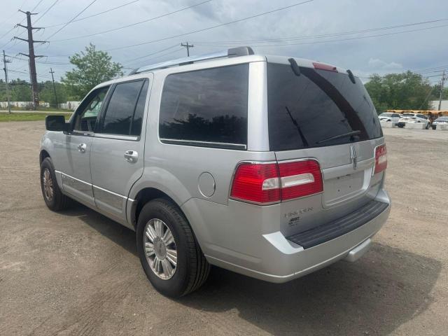 5LMJJ2J57AEJ06563 - 2010 LINCOLN NAVIGATOR Gümüş foto 3