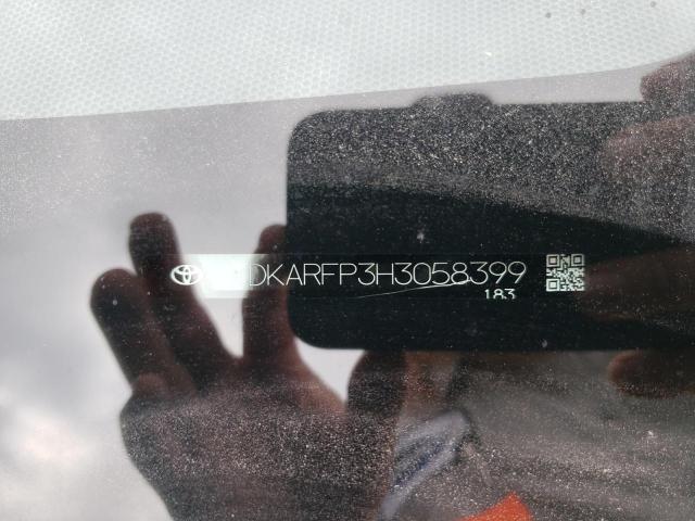 JTDKARFP3H3058399 - 2017 TOYOTA PRIUS PRIM 银色 照片 12