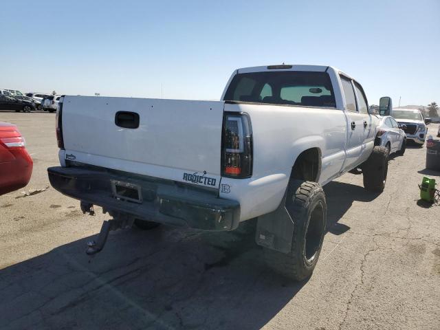 1GCHK33D57F168558 - 2007 CHEVROLET SILVERADO K3500 WHITE photo 3