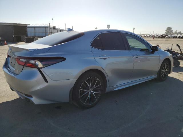 4T1T11BKXPU093235 - 2023 TOYOTA CAMRY SE NIGHT SHADE SILVER photo 3