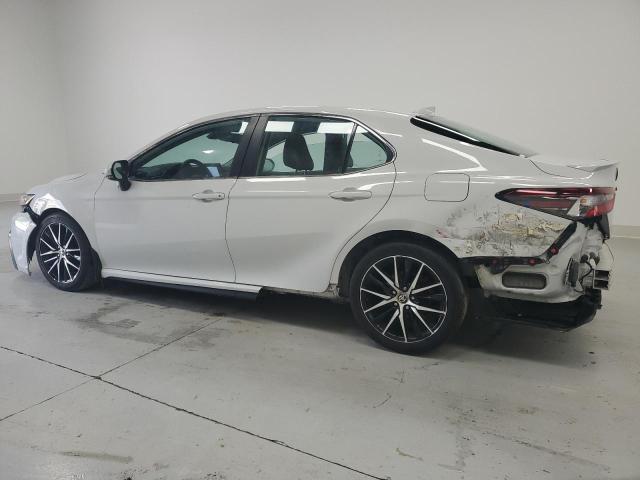 4T1G11AKXPU168521 - 2023 TOYOTA CAMRY SE NIGHT SHADE GRAY photo 2