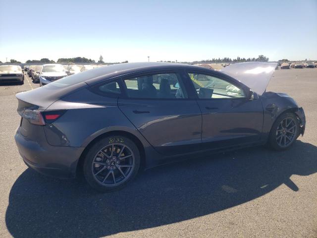 5YJ3E1EBXNF205820 - 2022 TESLA MODEL 3 GRAY photo 3