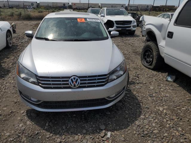 1VWCN7A39EC094690 - 2014 VOLKSWAGEN PASSAT SEL SILVER photo 5