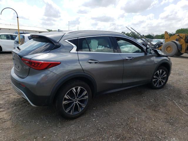 SJKCH5CR9HA033207 - 2017 INFINITI QX30 BASE GRAY photo 3