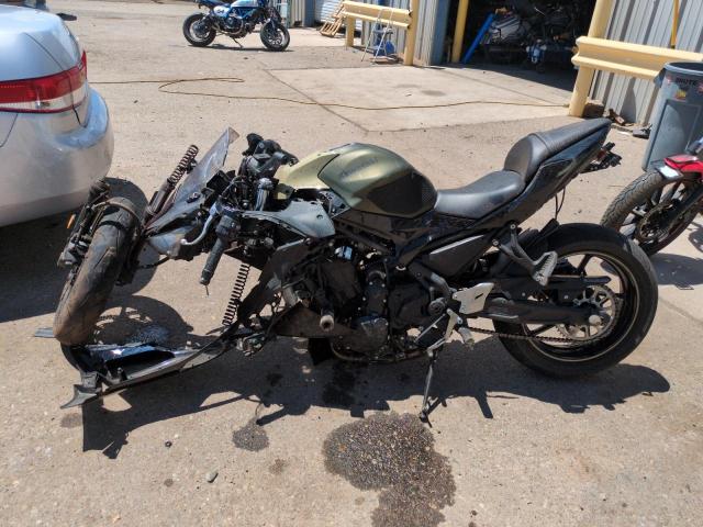 ML5EXER13RDAD2742 - 2024 KAWASAKI EX650 R GREEN photo 3