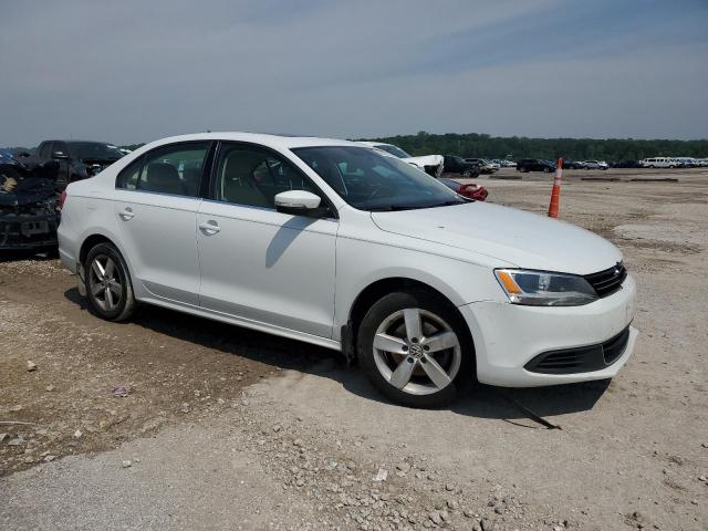 3VWLL7AJ5EM398909 - 2014 VOLKSWAGEN JETTA TDI WHITE photo 4