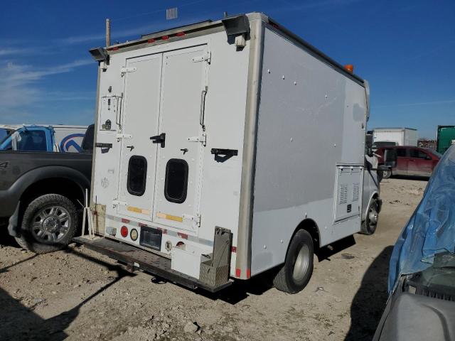 1GBJG31U671249365 - 2007 CHEVROLET EXPRESS G3 WHITE photo 3