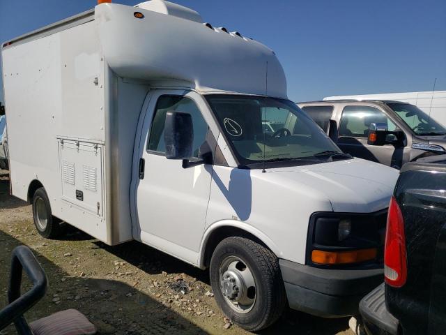 1GBJG31U671249365 - 2007 CHEVROLET EXPRESS G3 WHITE photo 4