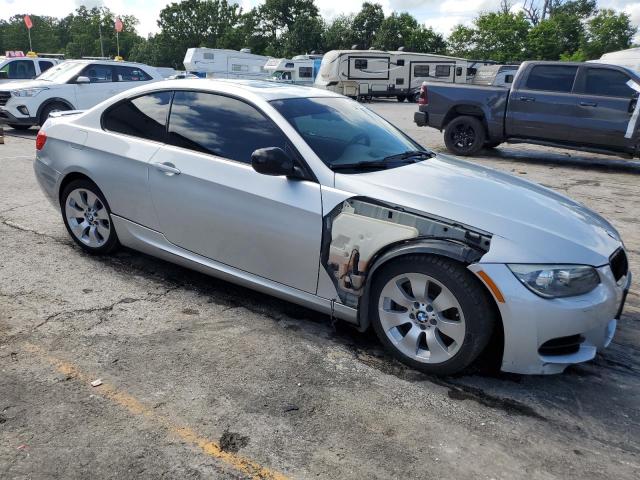 WBAKG1C54DJ217789 - 2013 BMW 335 I SULEV SILVER photo 4