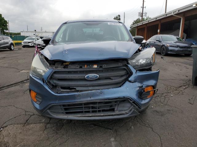 1FMCU0F70JUA50196 - 2018 FORD ESCAPE S ლურჯი ფოტო 5