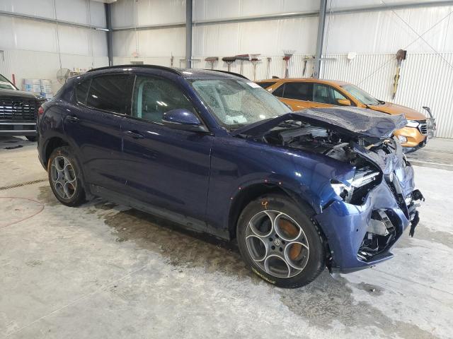 ZASFAKPN8J7B63399 - 2018 ALFA ROMEO STELVIO SPORT ლურჯი ფოტო 4