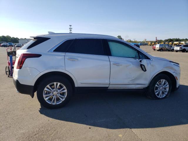 1GYKNBR40MZ156692 - 2021 CADILLAC XT5 LUXURY WHITE photo 3