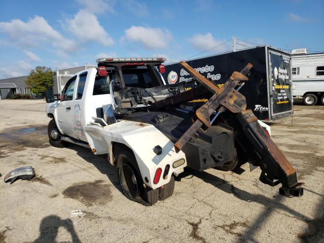 1GBJC39638E186186 - 2008 CHEVROLET SILVERADO C3500 WHITE photo 3