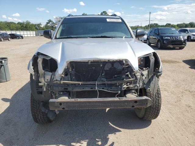 JTEZT14R460025078 - 2006 TOYOTA 4RUNNER SR5 SILVER photo 5