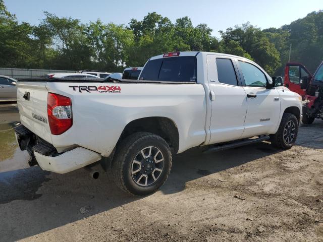 5TFUY5F16HX661705 - 2017 TOYOTA TUNDRA DOUBLE CAB SR/SR5 WHITE photo 3