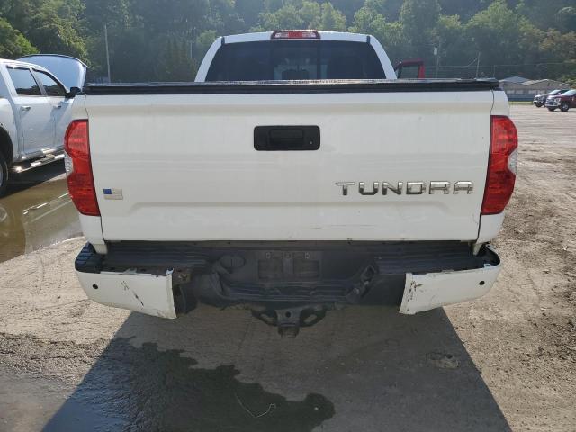 5TFUY5F16HX661705 - 2017 TOYOTA TUNDRA DOUBLE CAB SR/SR5 WHITE photo 6