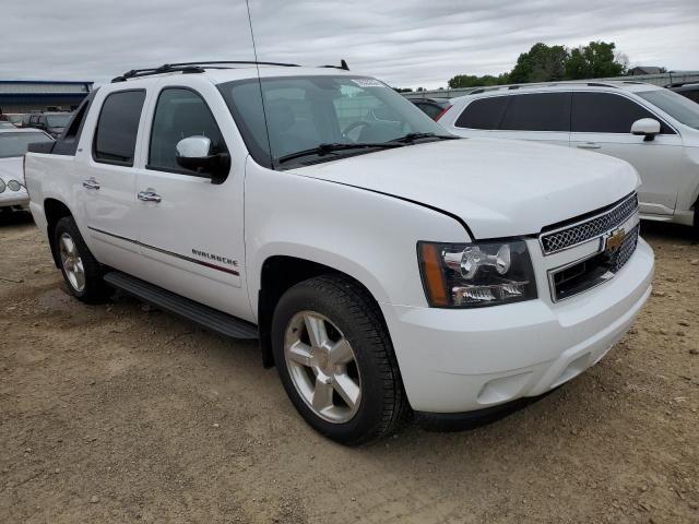 3GNTKGE37BG200639 - 2011 CHEVROLET AVALANCHE LTZ WHITE photo 4