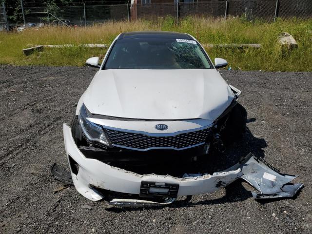 5XXGT4L36JG240852 - 2018 KIA OPTIMA LX WHITE photo 5