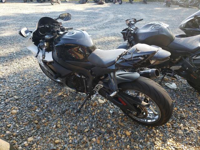 JS1GR7MA8B2102938 - 2011 SUZUKI GSX750 TWO TONE photo 3