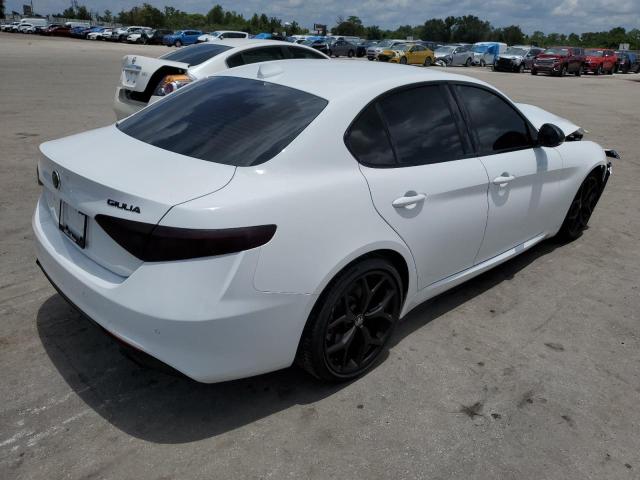 ZARFAMAN9L7635051 - 2020 ALFA ROMEO GIULIA WHITE photo 3