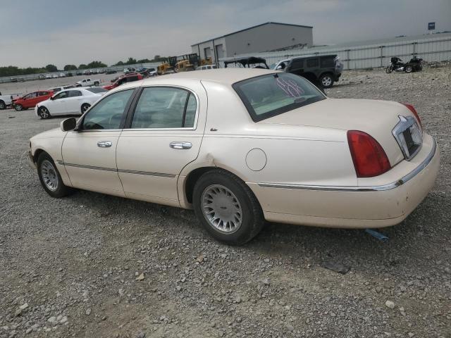1LNFM83W5WY666919 - 1998 LINCOLN TOWN CARTIER BEIGE photo 2