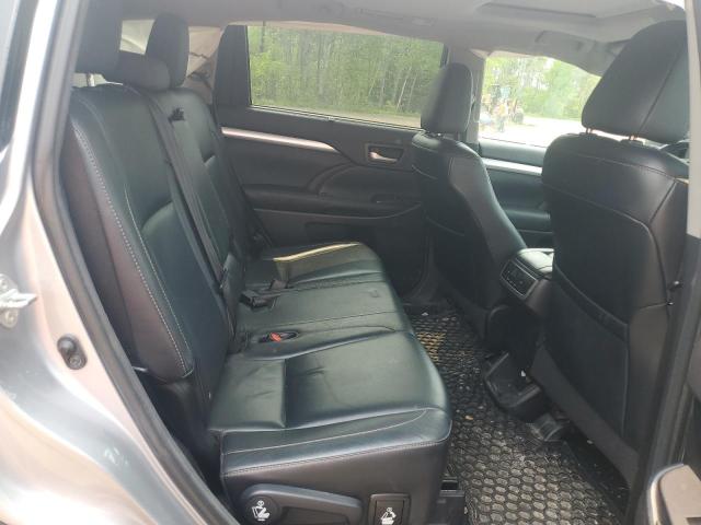 5TDJKRFH6GS258319 - 2016 TOYOTA HIGHLANDER XLE SILVER photo 11