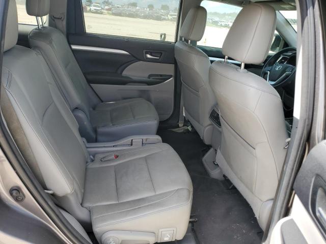5TDKKRFH8GS164060 - 2016 TOYOTA HIGHLANDER XLE GRAY photo 11