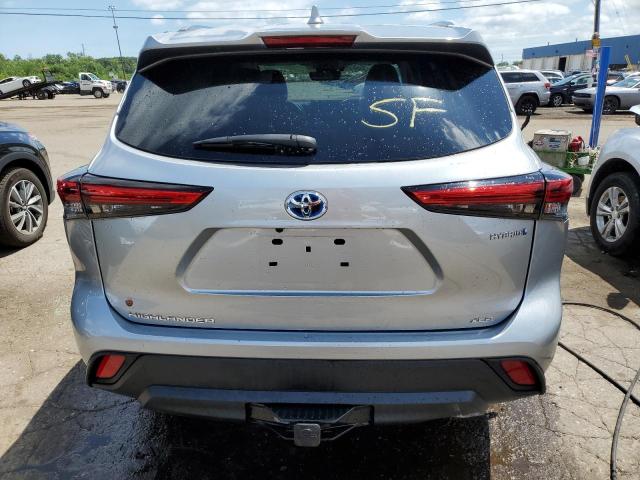 5TDGBRCH3MS531484 - 2021 TOYOTA HIGHLANDER HYBRID XLE SILVER photo 6