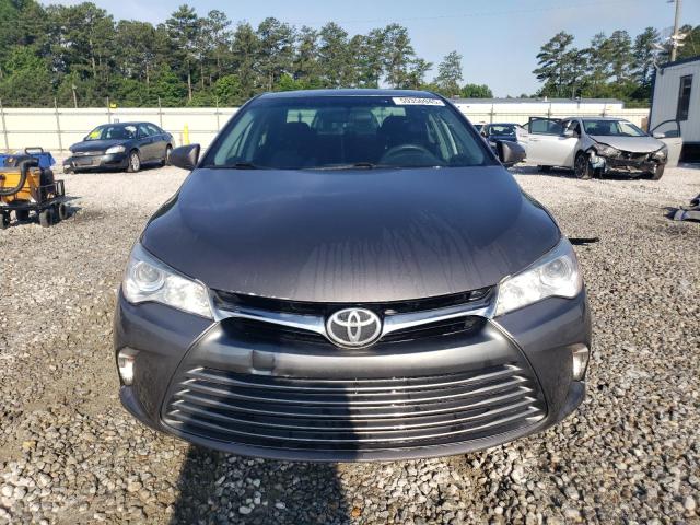 4T1BF1FK7HU777622 - 2017 TOYOTA CAMRY LE 灰色 照片 5