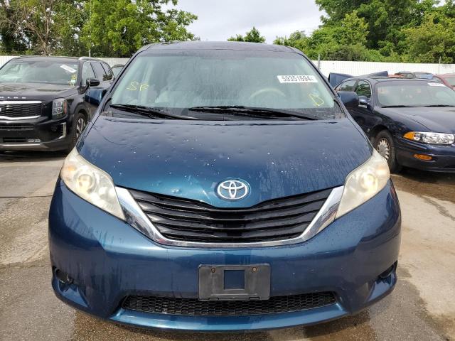 5TDKK3DCXCS219185 - 2012 TOYOTA SIENNA LE BLUE photo 5